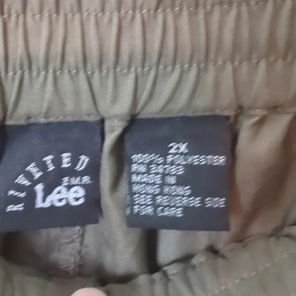 Riveted Lee Pants, 2X NWT. - Picture 3 of 7